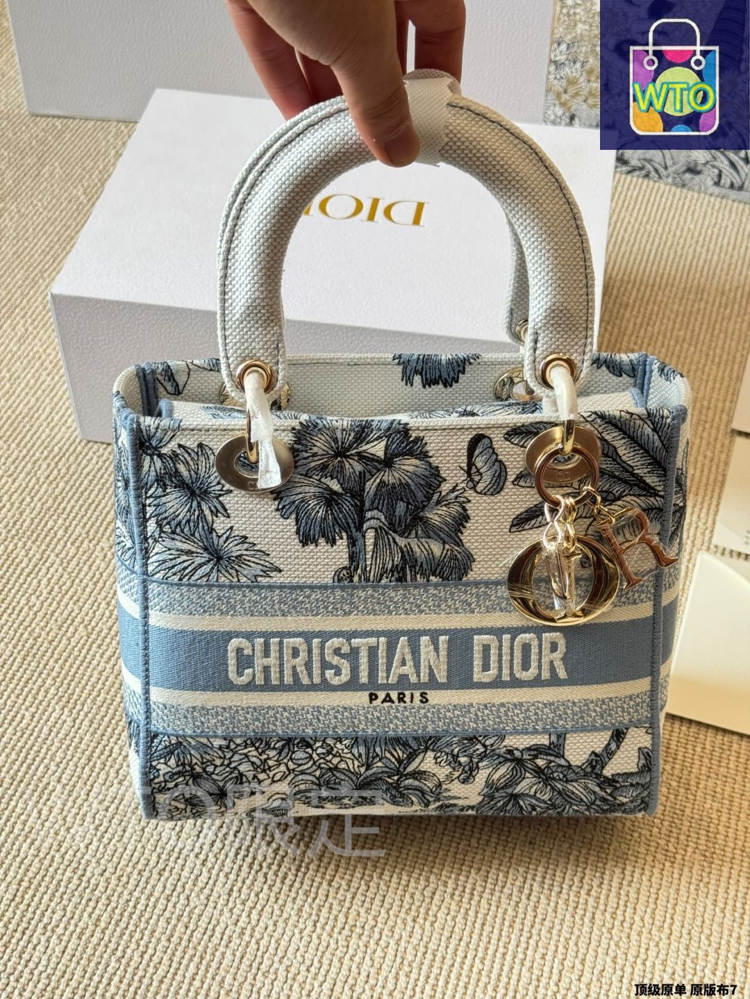 刺繍バッグ♡【Dior】Lady D-Lite ミディアムバッグ♪ DIOR | Lady D-Lite バッグ ミディアム グラフィック カナージュ
