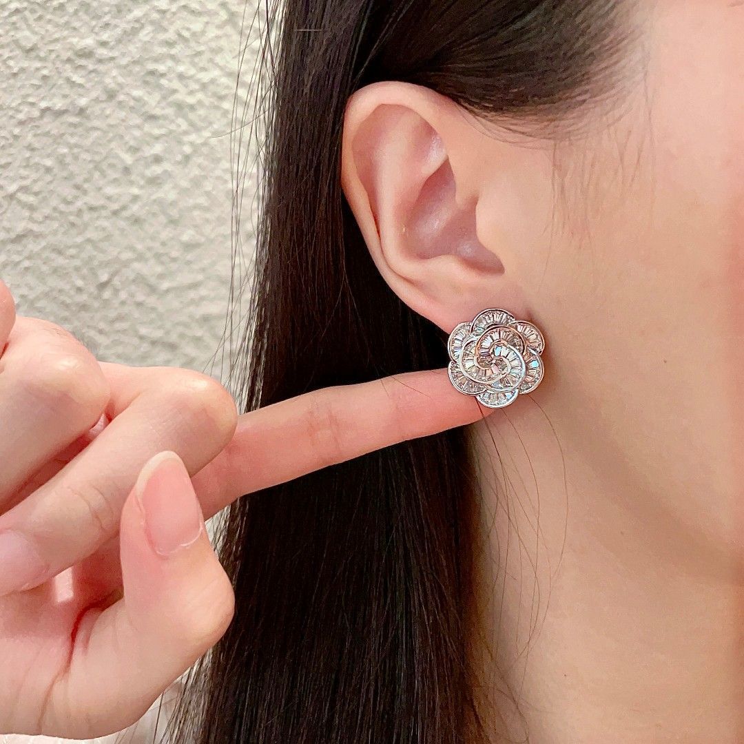 今日特価】Chanel ヴィンテージ アルファベット ピアス！送料