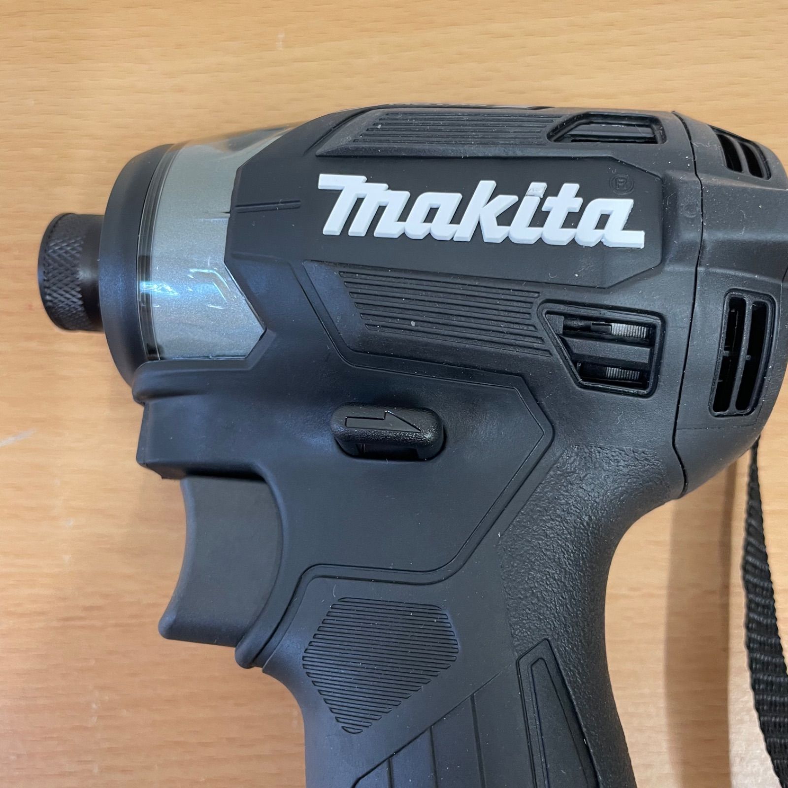 マキタ MAKITA TD173D 充電式 インパクトドライバー 18V 本体のみ A25-2988