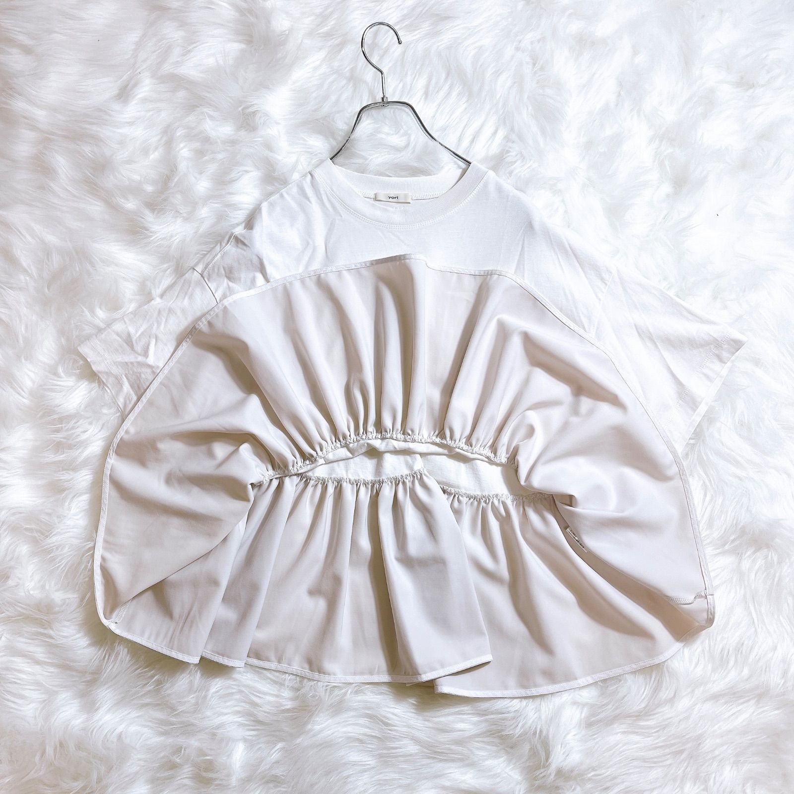 【専用】yori ヨリ　ヘムフリルワイドTee 人気完売品 yori ヨリ ヘムフリルワイドTee ホワイト フレア 2021年