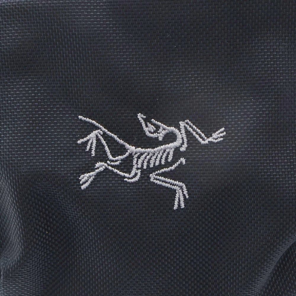 アークテリクス　マカ1　ネイビー　新品同様品 ARC'TERYX (アークテリクス) MAKA 1 WAISTPACK マカワン