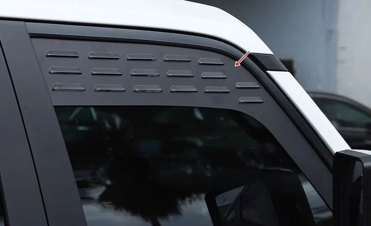 トヨタ ランドクルーザー プラド250系用 車用リアウィンドウルーバーベントカバー リヤドア ウィンドウ換気シャッター リアウィンドウ換気カバー アルミニウム合金シャッターカバー 2個