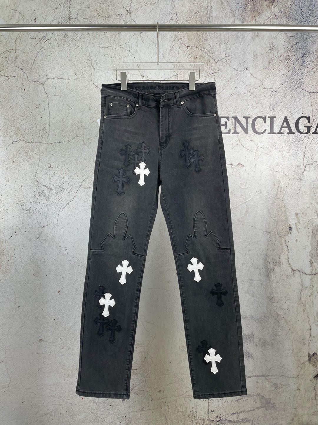 Chrome Hearts｜クロムハーツ 24SS VIPカスタム ブラックホワイトパッチレザーの火焔ハイストリートデニムパンツ