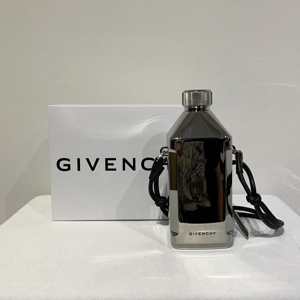 全てのアイテム GIVENCHYジバンシー☆ウォーターボトル水筒レザー 