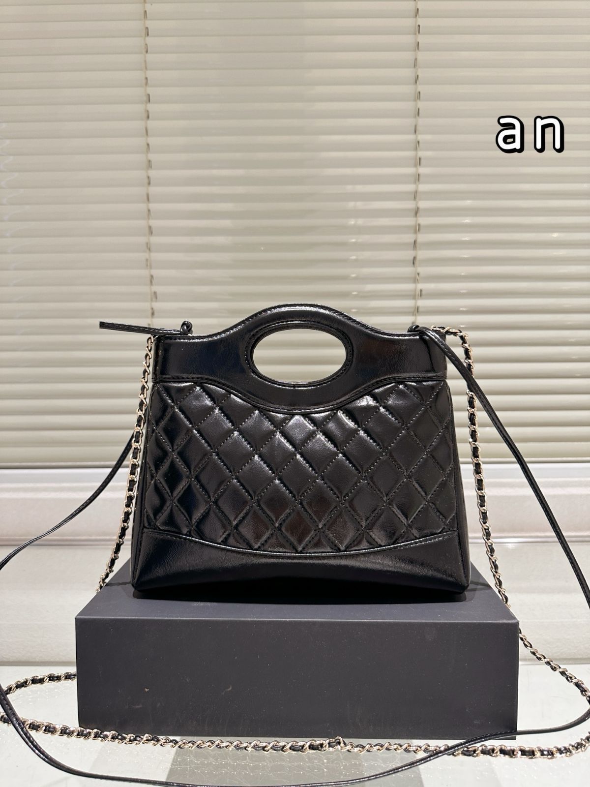 シャネル　ハンドバッグ CHANEL】シャネル『シャネル22 ミニ ハンドバッグ』AS3980