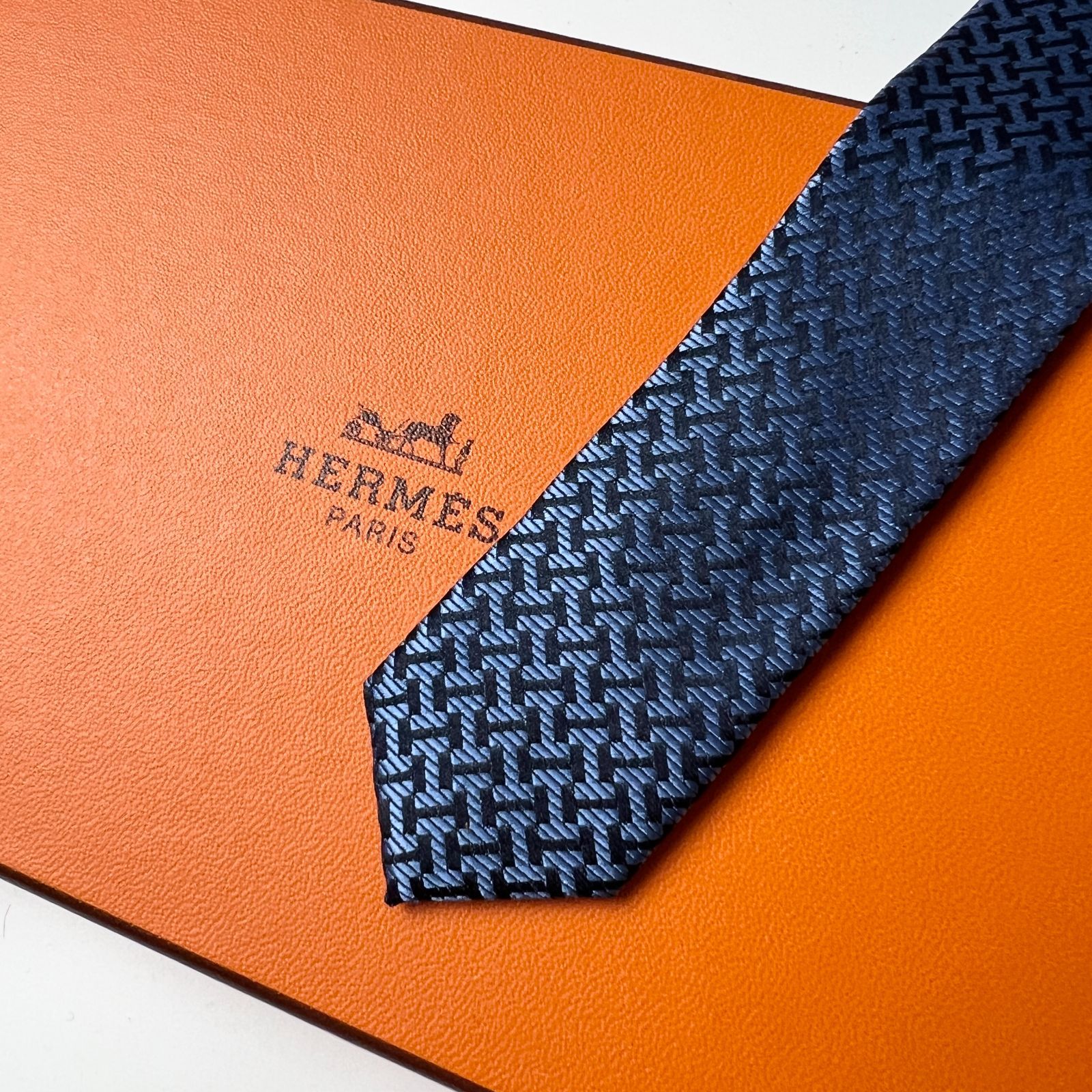 美品 エルメス HERMES ネクタイ シルク100% フランス製 ブルー