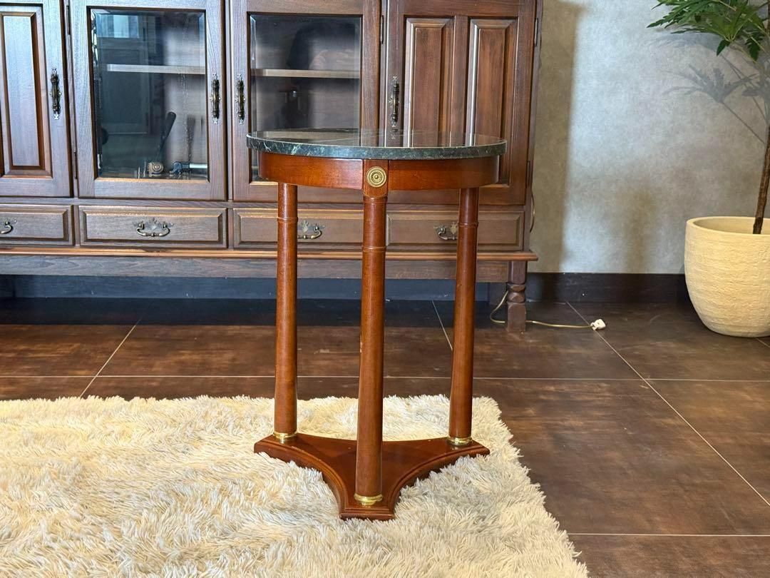 ラウンドテーブル