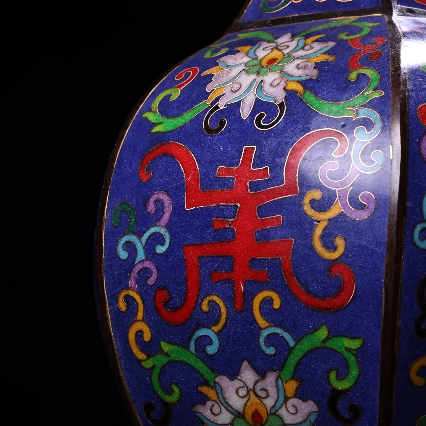 旧家珍蔵品・銅製・金鍍・花紋・龍耳・景泰藍・琺瑯彩・酒壷擺件』極細工・