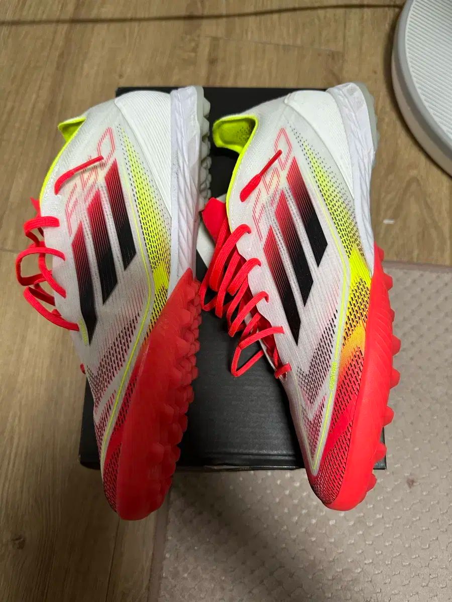 adidas(アディダス) F50 プロ TF 270 サイズ フットサルシューズ