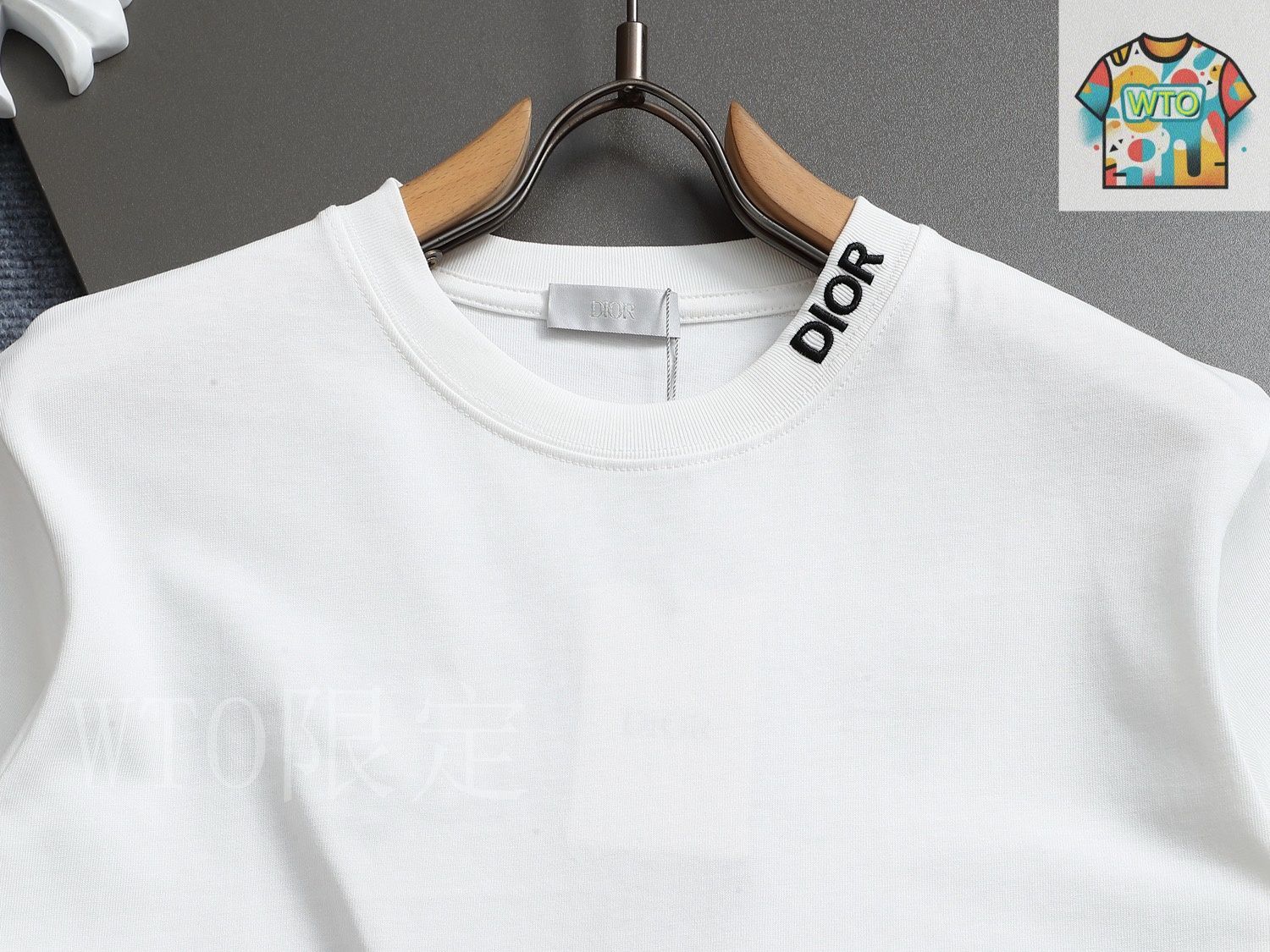 ❤最終値下❤DIOR に刺繍 CD LOGO Tシャツ DIOR】ディオール CD ハート パッチ 半袖Tシャツ (Dior/Tシャツ