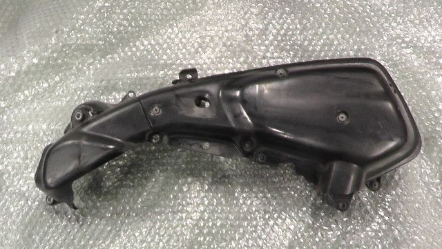 にー ライブディオZX前期 AF35 の エアクリーナーボックス 傷