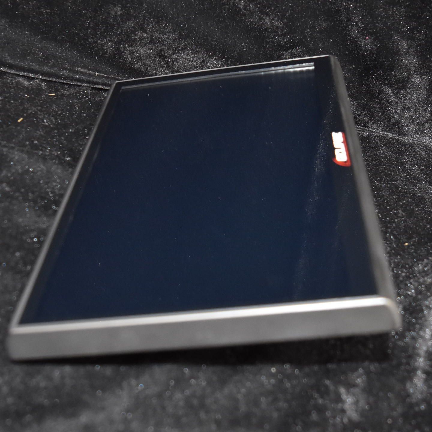 ディスプレイ品 画面に線傷あり