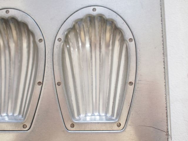 シルバーマドレーヌ天板 8P マドレーヌ型 貝型 シェル型 焼き型 焼型 ケーキ型 焼き菓子 洋菓子 ケーキ ケーキ作り お菓子作り 道具 菓子道具 手作り おうち時間 ハロウィン パン作り かわいい おしゃれ カフェ 本格 SKLAD-KIRPICHA_RU