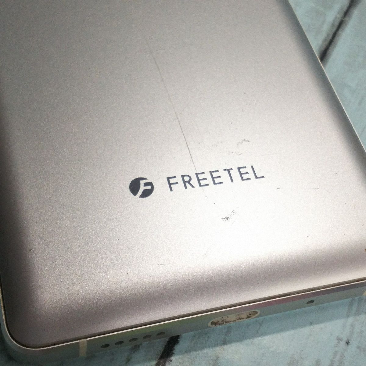 FREETEL RAIJIN ホワイト 雷神 本体 白ロム SIMロック解除済み SIM 