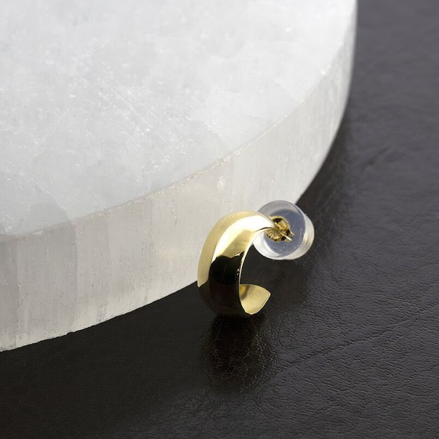 全国送料無料！ 18金 ピアス 小さい 18k メンズ 片耳 フープ 甲丸 幅広 ゴールド 小さめ 小ぶり 普段使い イエローゴールドk18 シンプル おしゃれ 人気