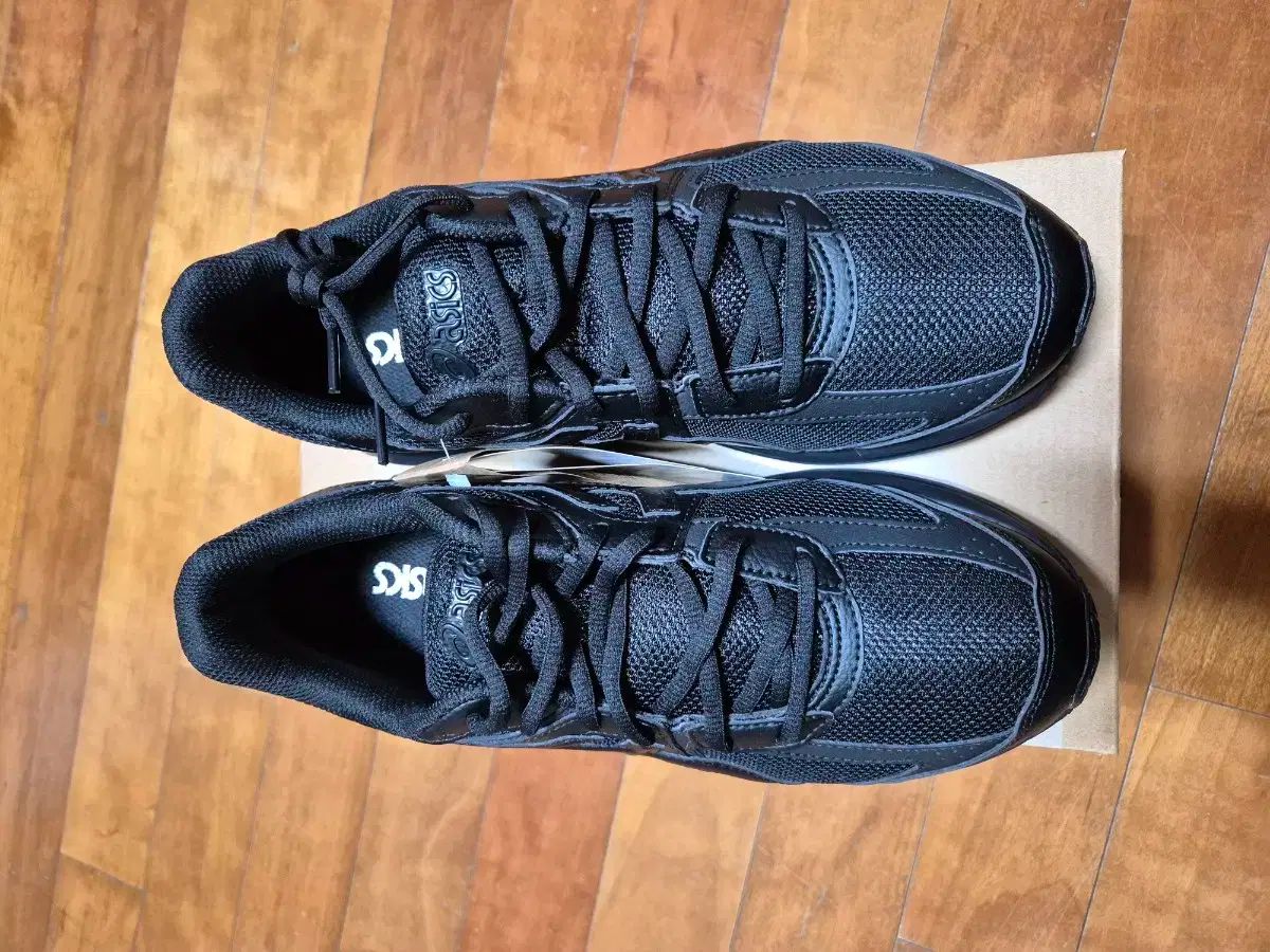 ランニングシューズ