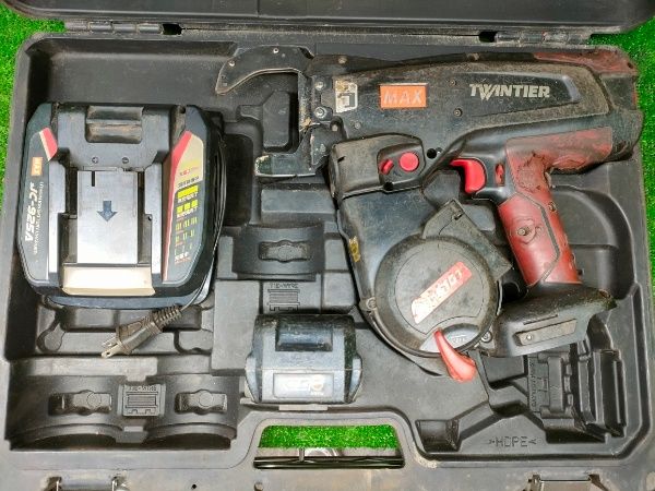 ◎マックス MAX 鉄筋結束機 リバータイア RB-610T 14.4V|4.0Ah 電池1個 充電器 キャリングケース付セット 動作 済み