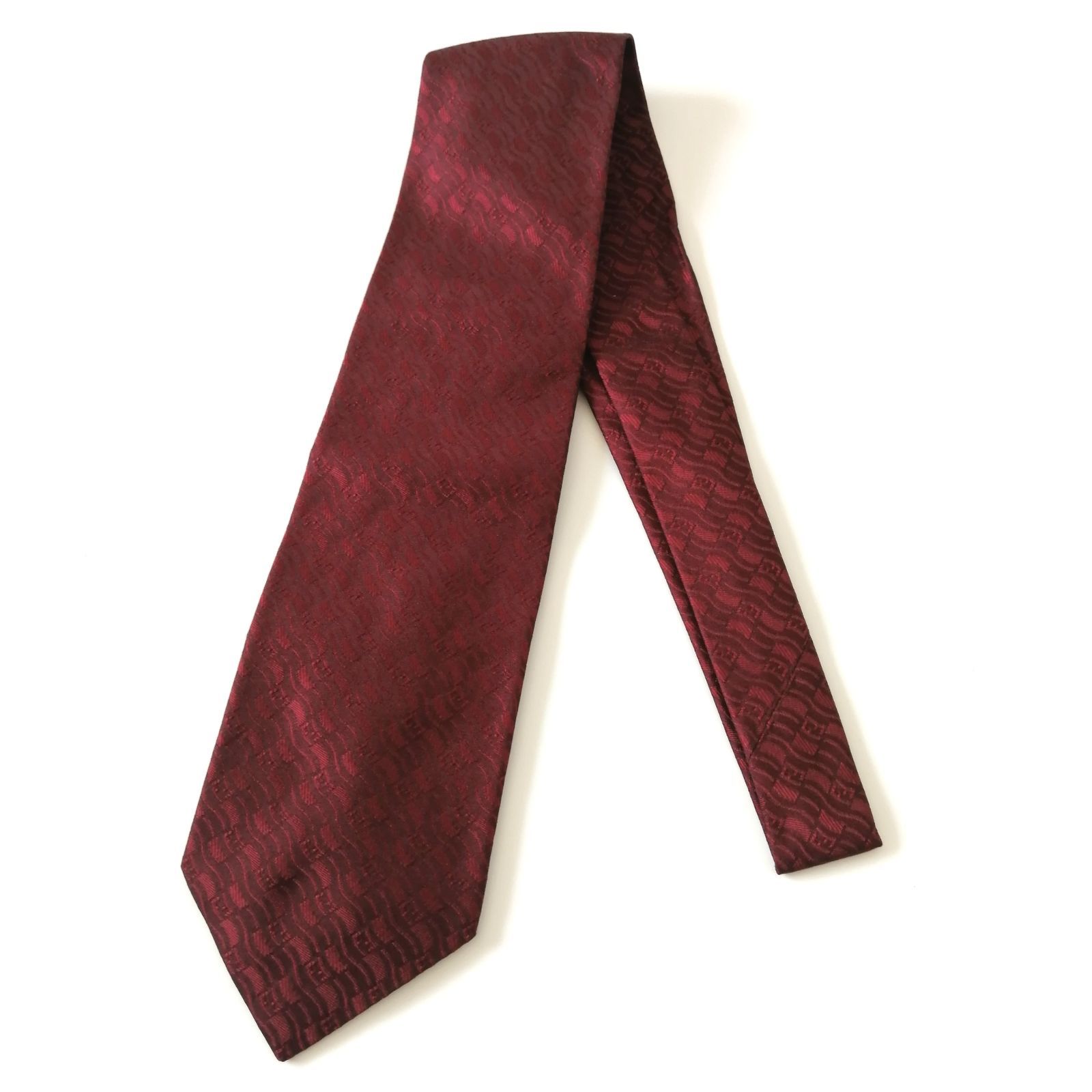 FENDI フェンディ　ネクタイ　ズッカ　スーツ　シャツ　カフス　ビジネスバッグ FENDI フェンディ ネクタイ ズッカ スーツ シャツ カフス