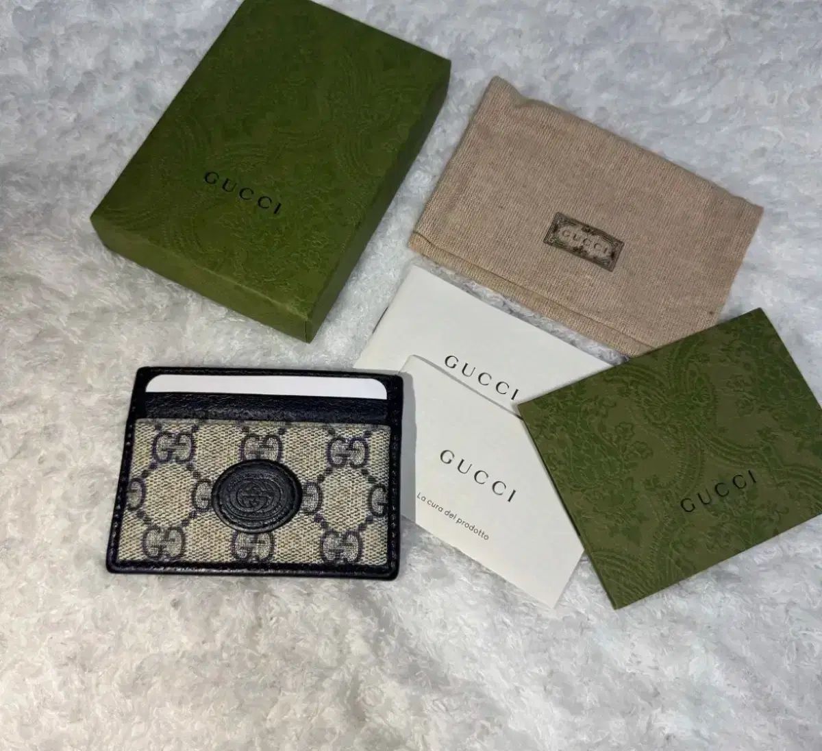 新モデル GUCCI グッチ インターロッキング カードウォレット