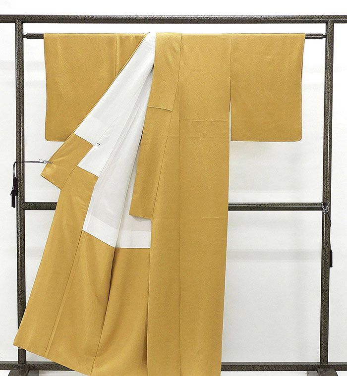 色無地 未着用美品 正絹 辛子色 身丈158cm 裄丈63.5cm 鬱金染 五三の桐 未使用 新古品 着物 結婚式 入学式 卒業式 a4027 色無地 未着用美品 正絹 辛子色 身丈158cm 裄丈63.5cm 鬱金染 五三の桐