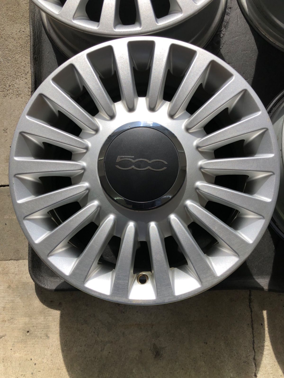 FIAT 500 15インチ 6J 35 4H PCD98 フィアット