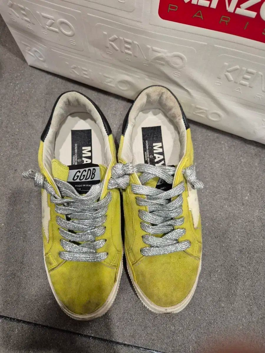 GOLDEN GOOSE ゴールデングース スニーカー