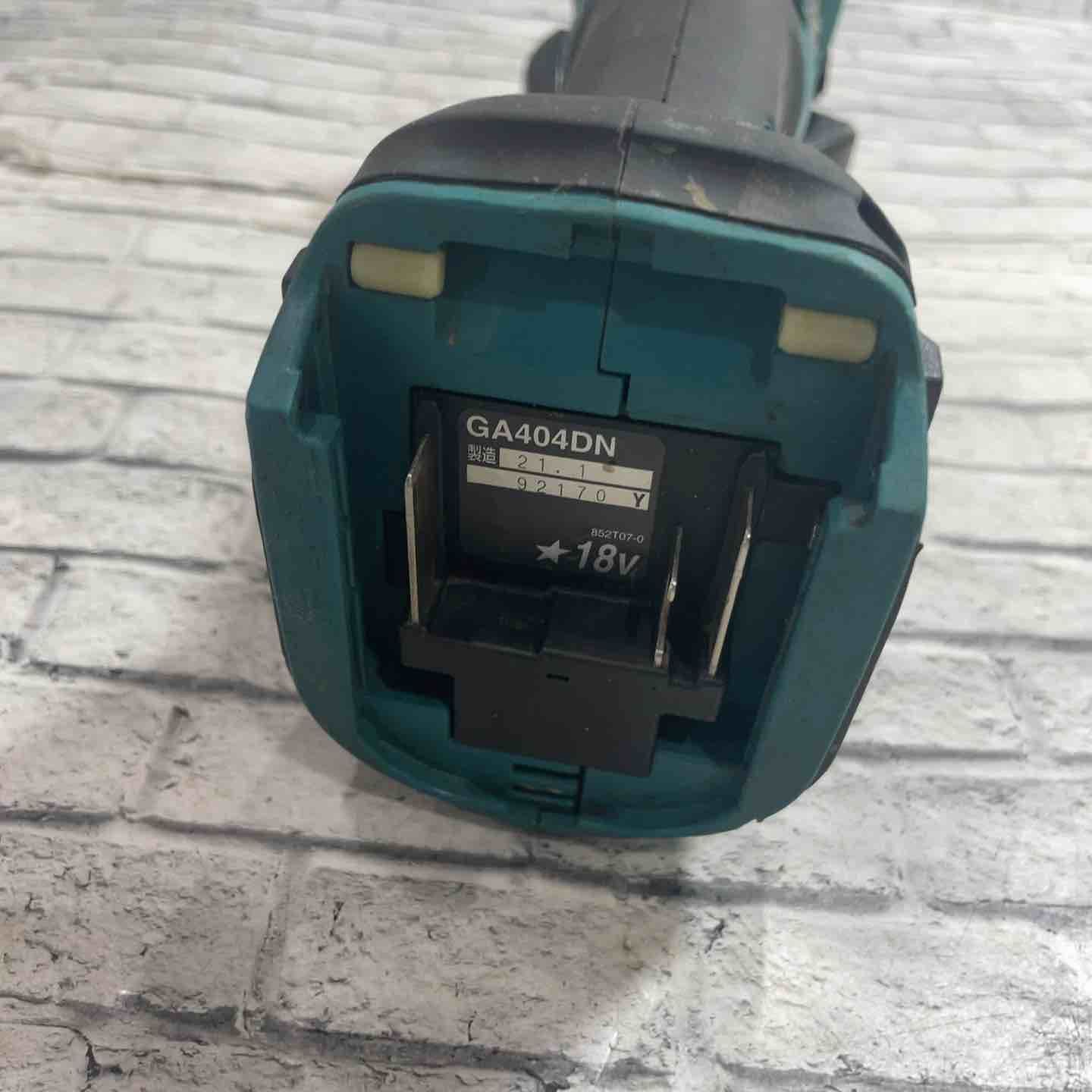 100mmコードレスディスクグラインダ GA404DZN