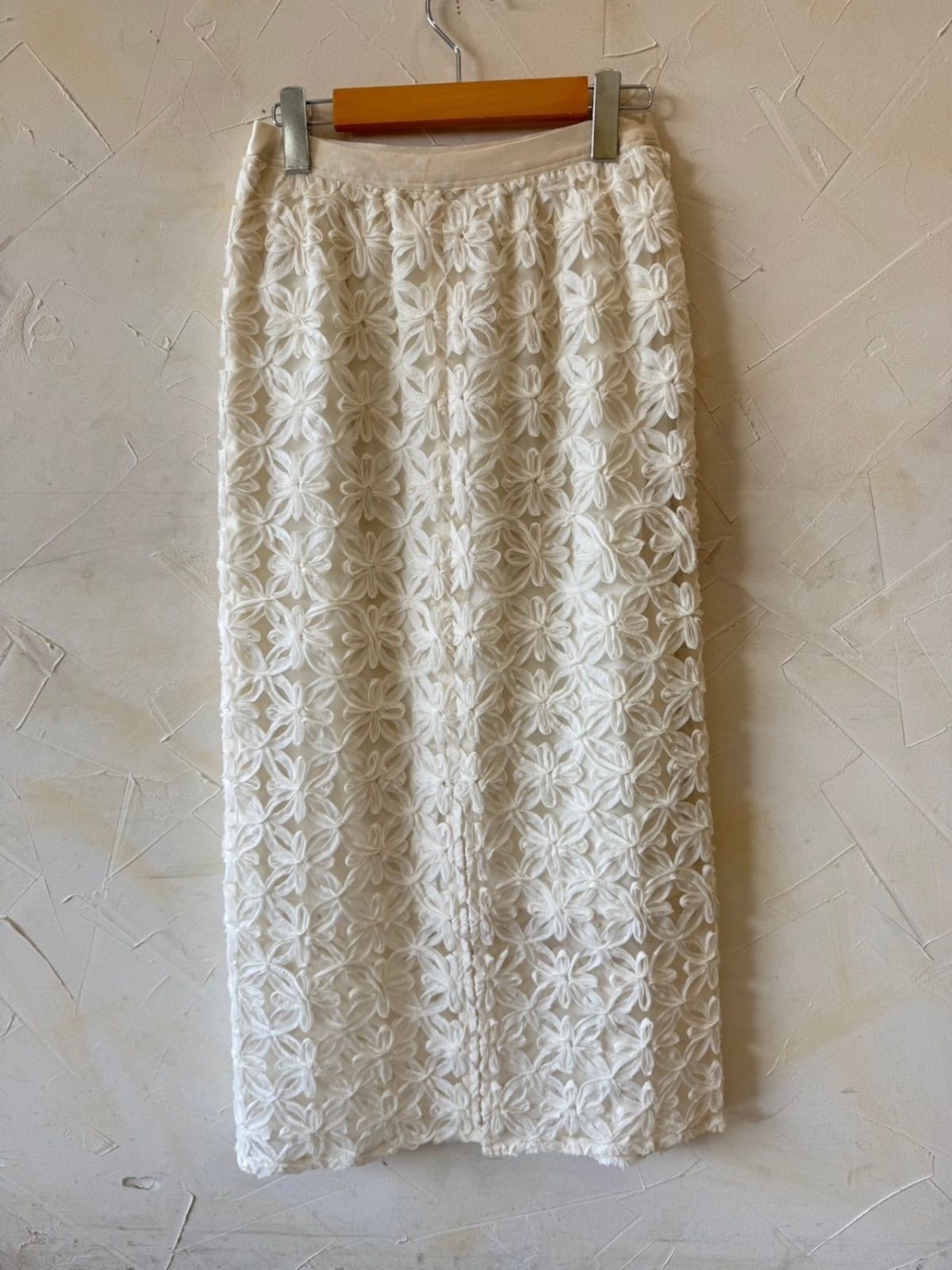 anana スカート a81-042 レース 刺繍 Iライン アナナ anana anana スカート a81-042 レース 刺繍 Iライン