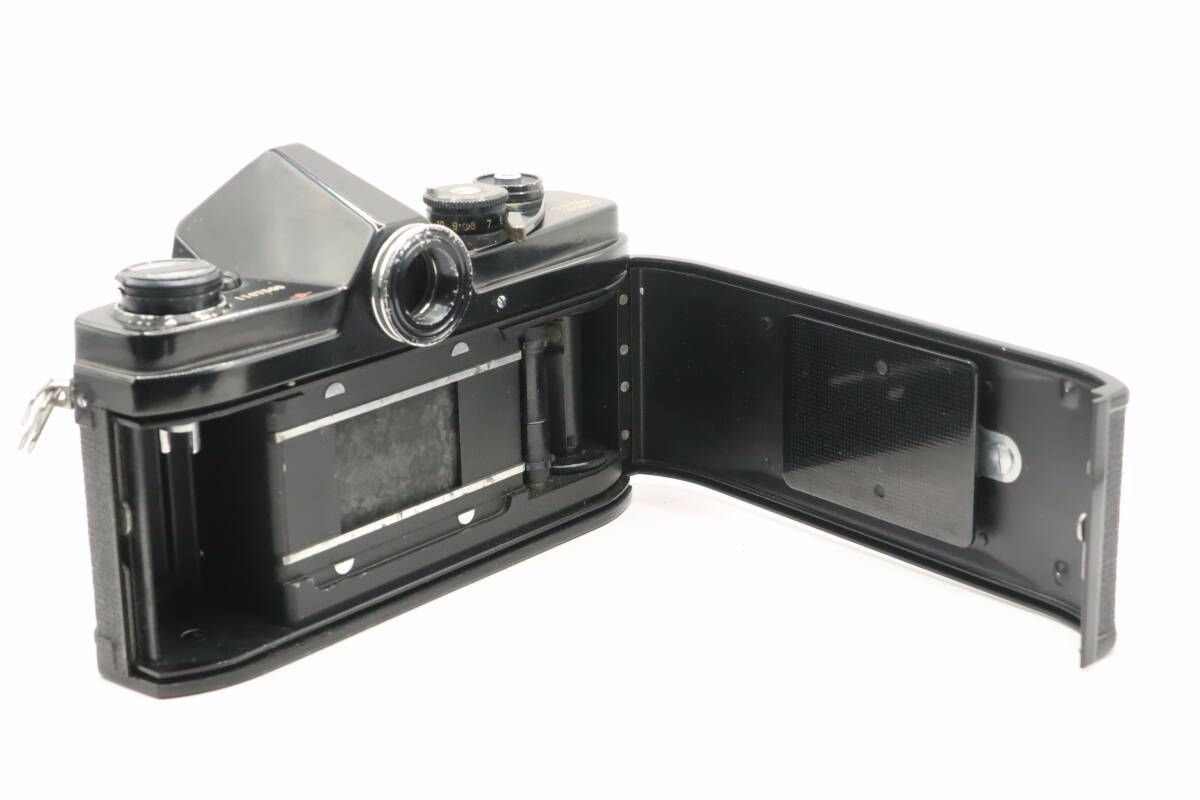 Minolta SR-3 一眼レフカメラ 1:1.4 58mm Minolta SR-3 - Camera-wiki.org - The free camera encyclopedia