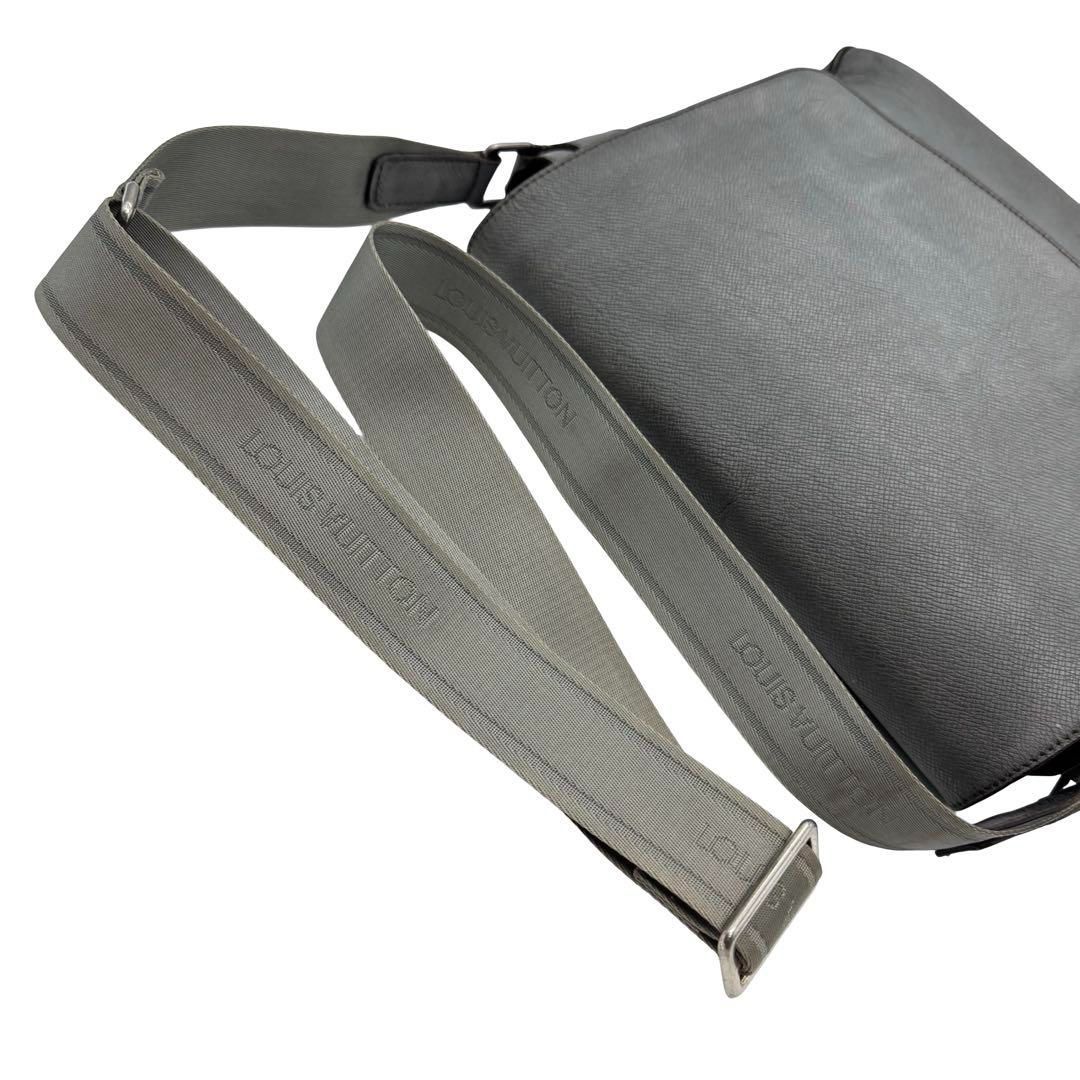 LOUIS VUITTON ロマンMM ショルダーバッグ M32623 LOUIS VUITTON - ルイヴィトン M32623 ショルダーバッグ グレー
