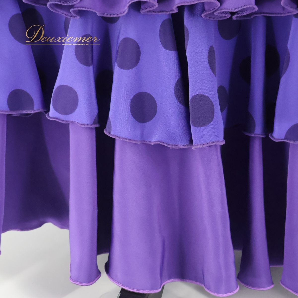フラメンコ ワンピースドレス 白地に紫の水玉 フラメンコ 衣装 ワンピース ドレス ボランテ 水玉 trajes
