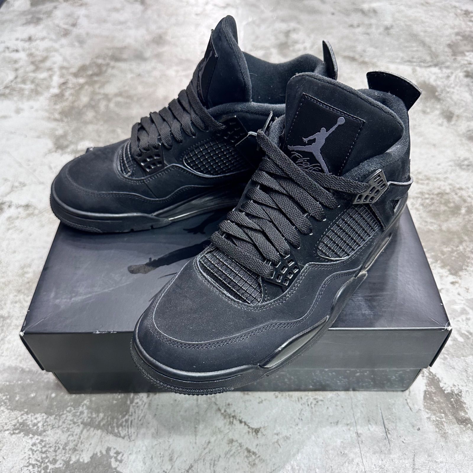 NIKE Air Jordan 4 