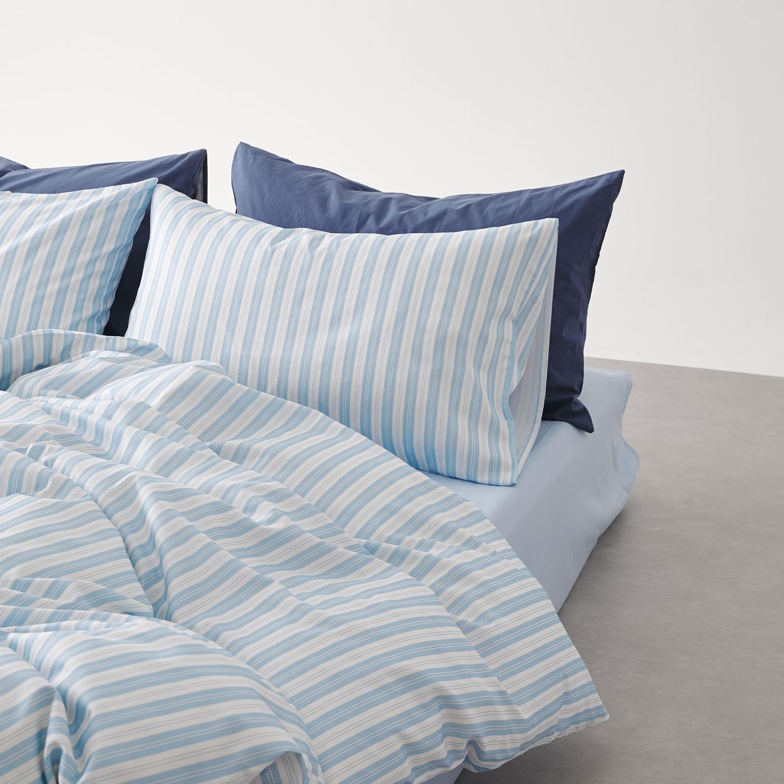 【CELINE】シール織綿毛布 ロング サイズ ブルー ・ベージュ 未使用品 CELINE - セリーヌ綿毛布 水色の通販 by にゃひ's shop｜セリーヌなら