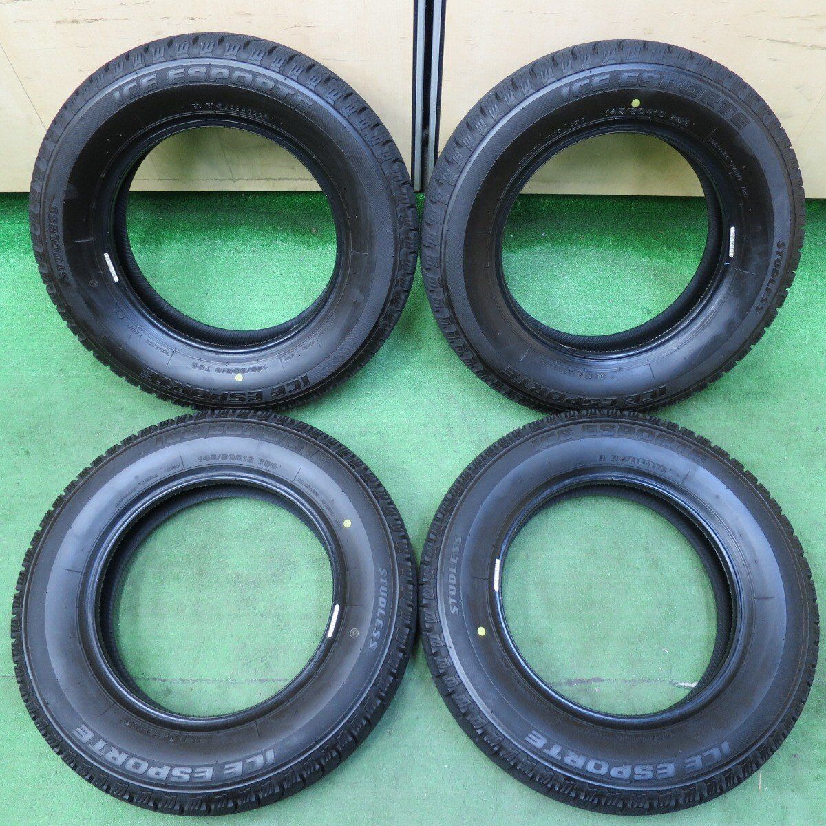 2022年 バリ溝 145/80R13 ice FRONTAGE （A0311） バリ溝！22年！ほぼ10分☆スタッドレス 145/80R13 アイスエス