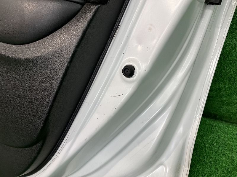 ヴェゼル RU4 右フロントドア ハイブリッドX 4WD ニホンイタ M405