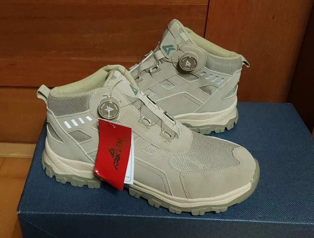 NEPA(ネパ) 登山 サンダル ブラウン ダイアル スポルティバ NEPA(ネパ) 登山 サンダル ブラウン ダイアル スポルティバ