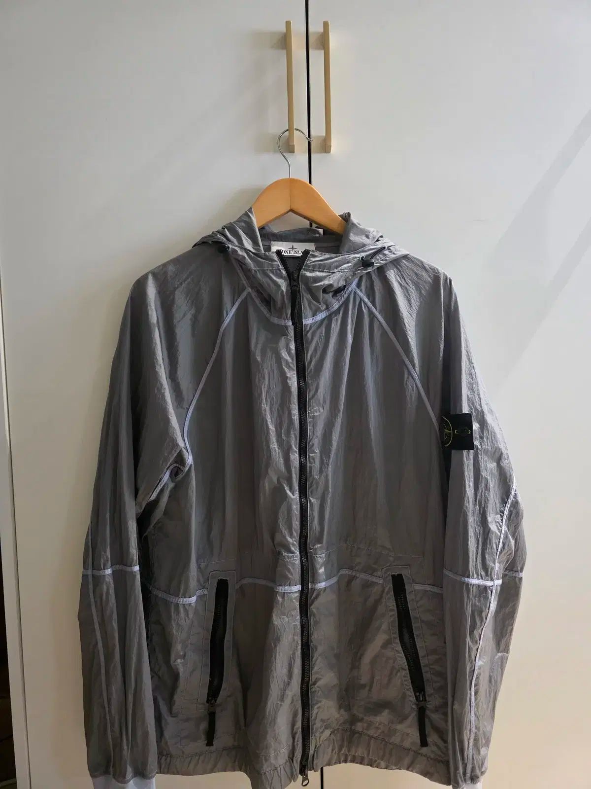 STONE ISLAND(ストーンアイランド) 24SS ナイロン メタル ワトロ