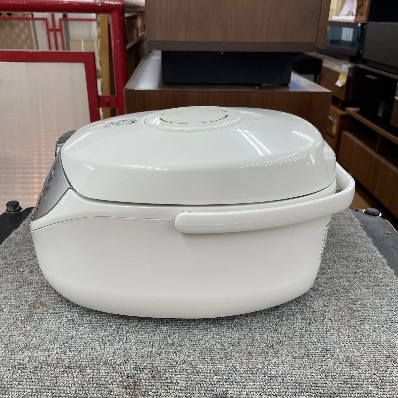 R629 ☀️ TOSHIBA IH炊飯ジャー 5.5合炊き 20年製 RC-10HK ⭐ 動作確認済 ⭐ クリーニング済 R629 ☀️ TOSHIBA IH炊飯ジャー 5.5合炊き 20年製 RC-10HK ⭐ 動作