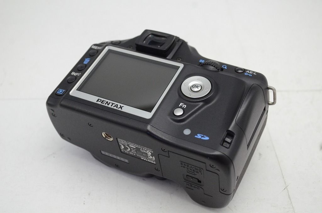 PENTAX K-x ホワイト シャッター約7500回 ※撮影時に汚れ写りあり PENTAX K-x ホワイト シャッター約7500回 ※撮影時に汚れ写りあり お写ん