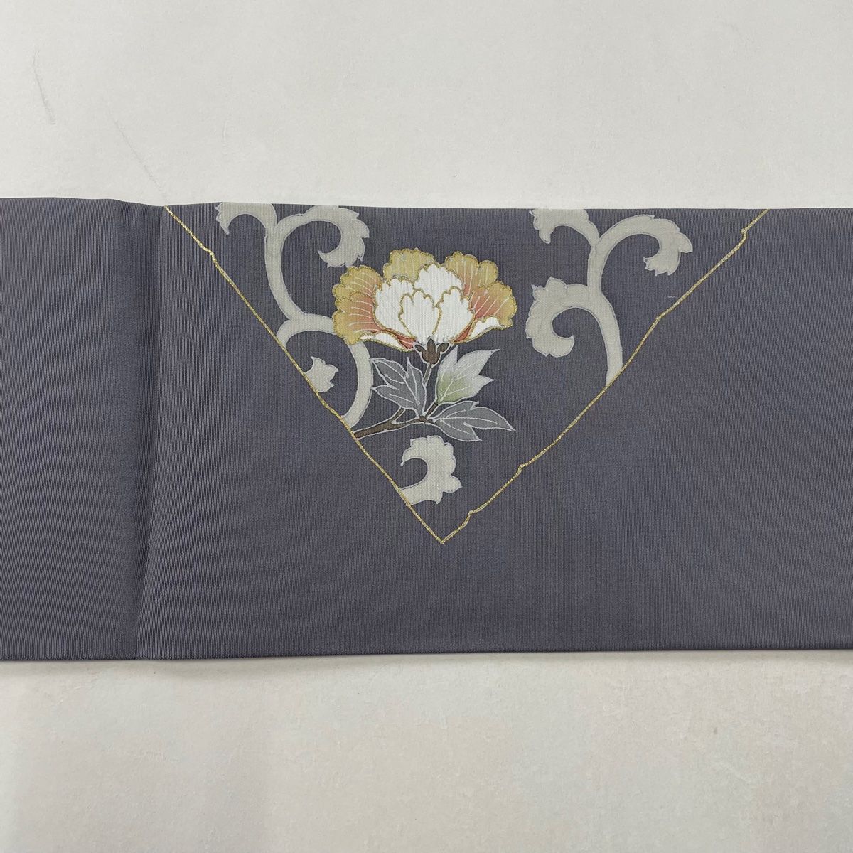 名古屋帯 秀品 花唐草 うさぎ 金彩 灰紫 正絹 【中古】 - メルカリ 名古屋帯 秀品 花唐草 うさぎ 金彩 灰紫 正絹 【中古】 - メルカリ