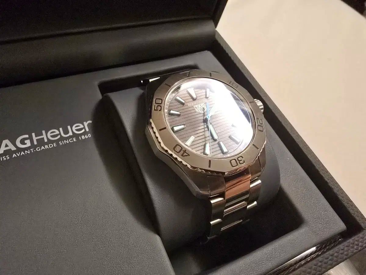 タグ ホイヤー アクアレーサー 200 ソーラーグラフ スチール 黒文字盤 40 mm ダイバー