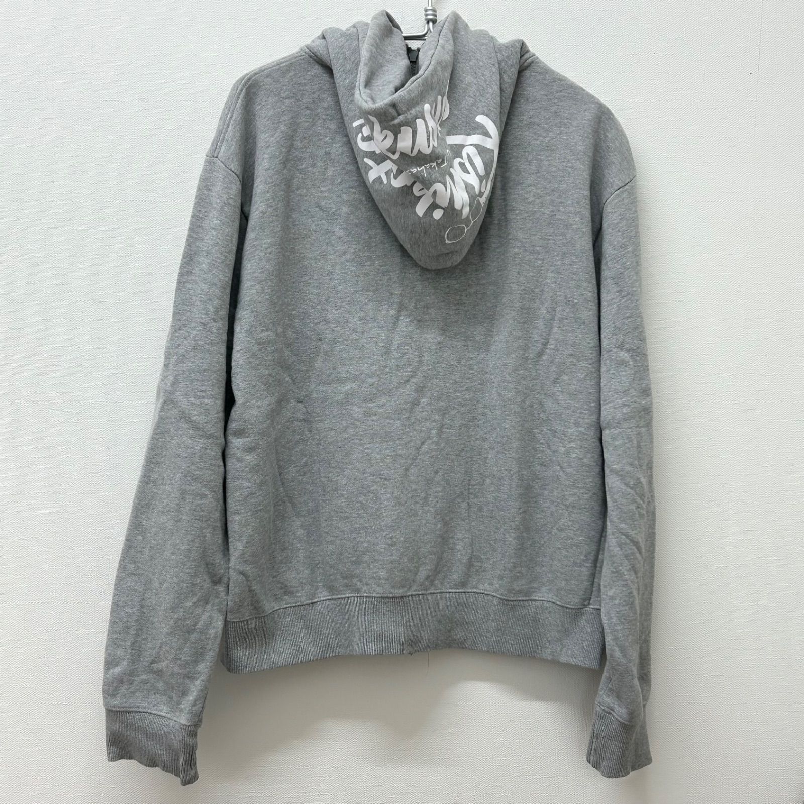 ジップアップパーカー