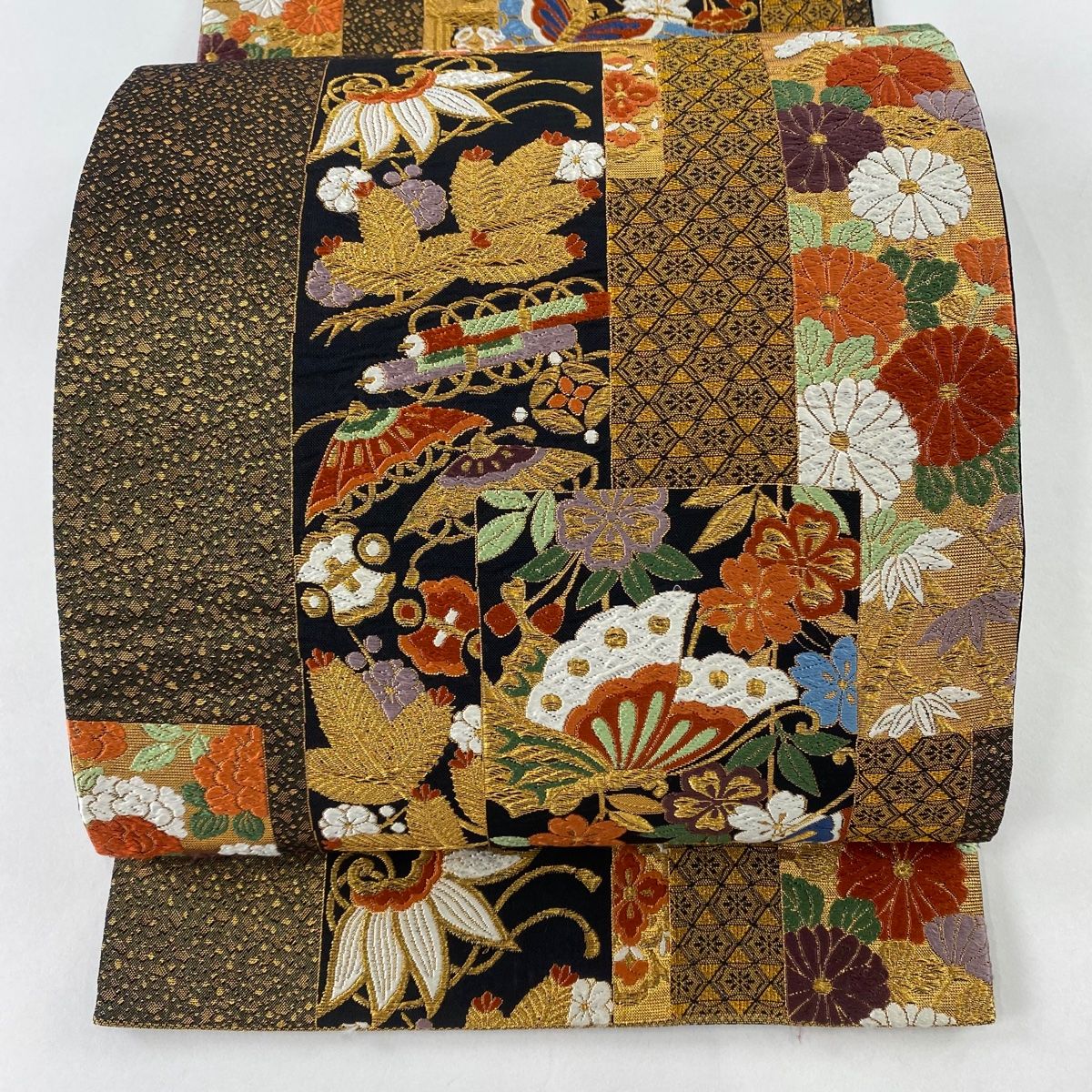 袋帯 秀品 振袖向き 蝶 桜 金糸 箔 黒 六通 正絹 【中古