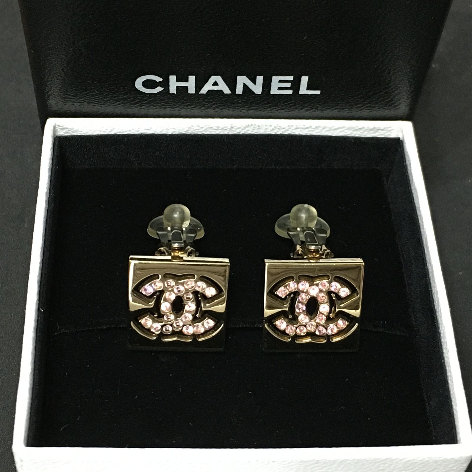 CHANEL シャネル CC ピンク ラインストーン イヤリング - メルカリ 