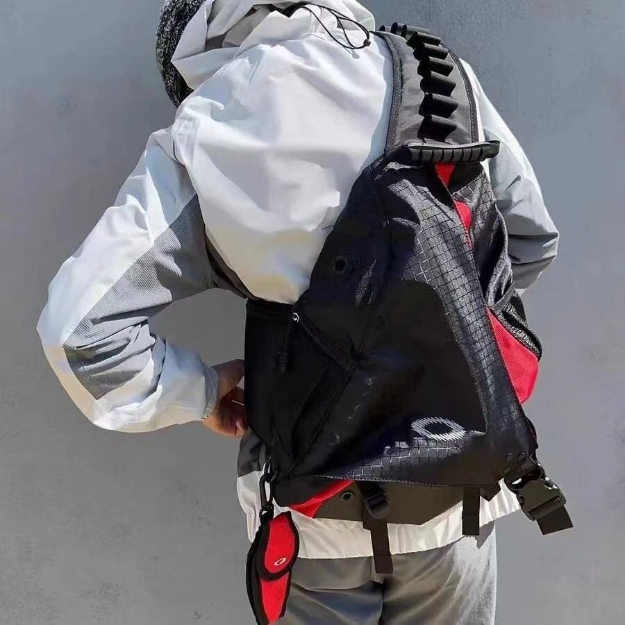 新品 OAKLEY オークリー 00s Y2K ワンショルダーバッグ ボディバッグ 