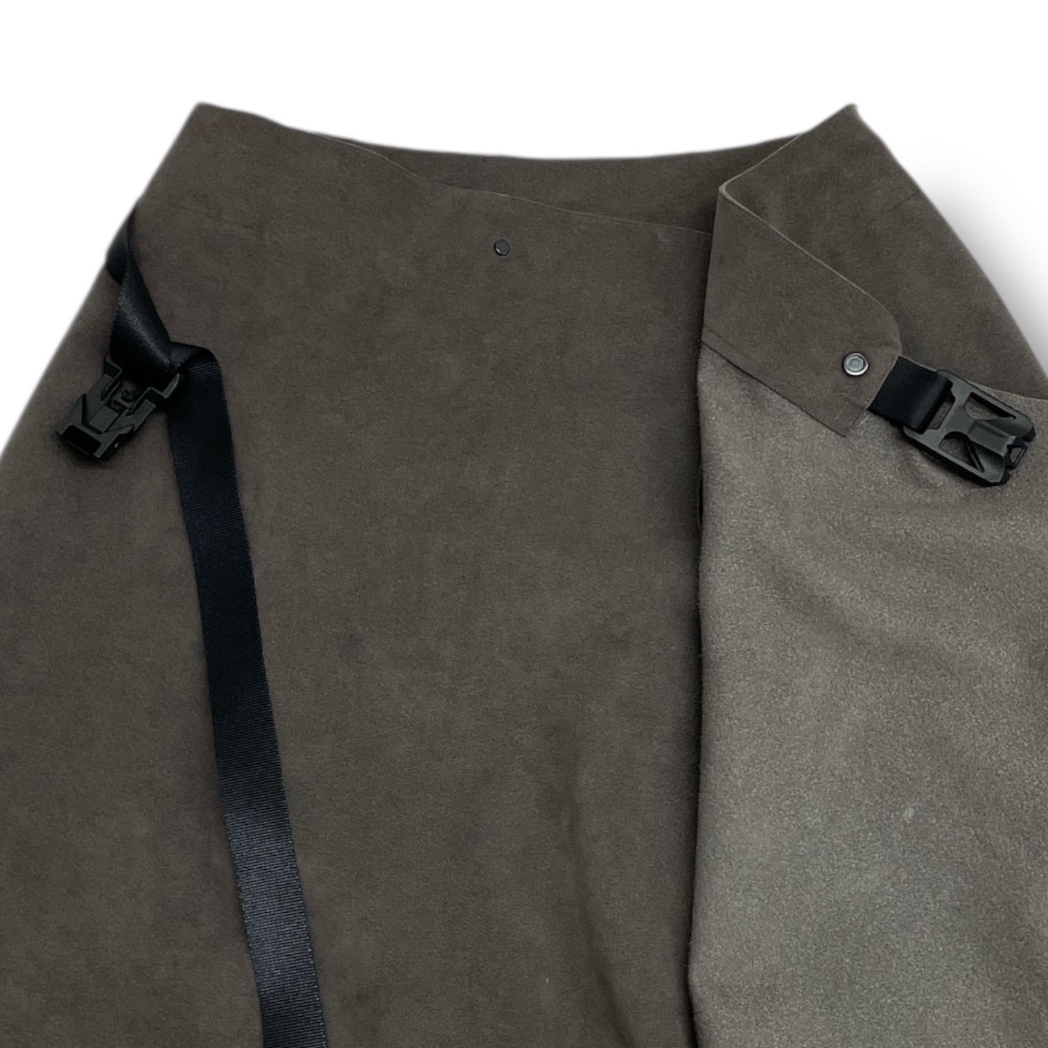 HYKE ハイク ウルトラスエード フェイクレザー ラップロングスカート