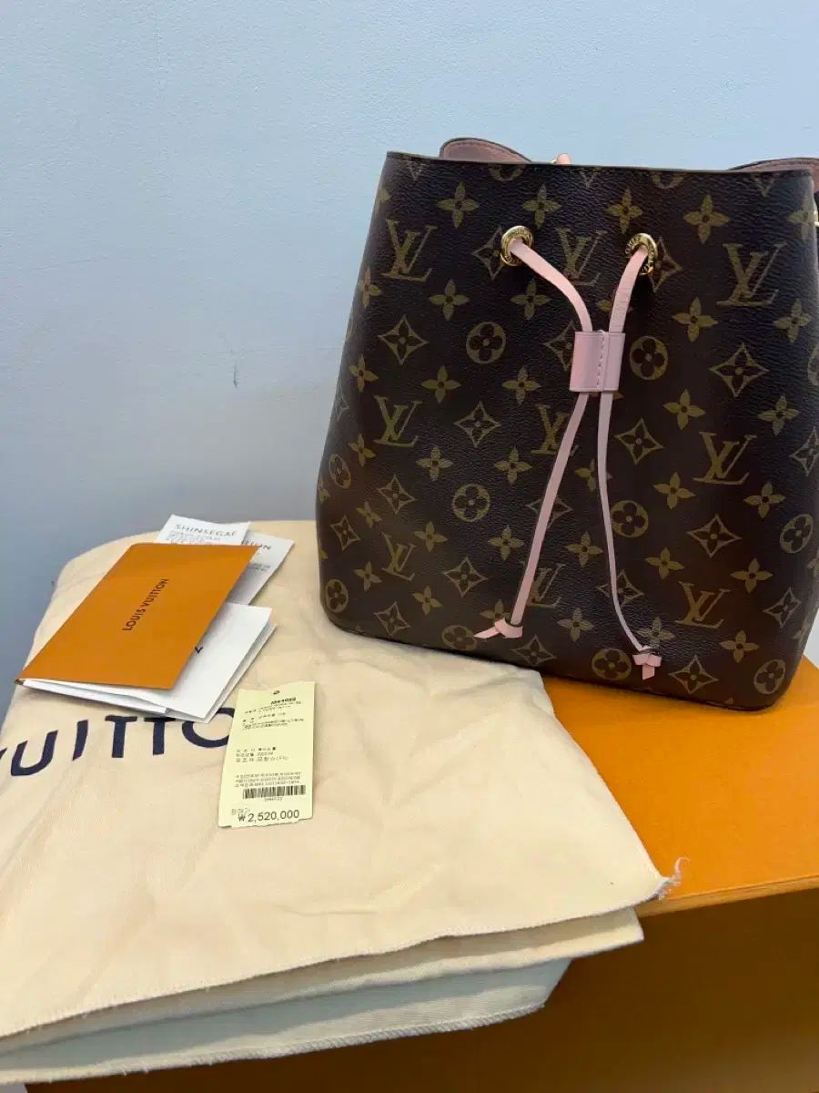 22 年 Louis Vuitton ルイヴィトン ネオノエ mm