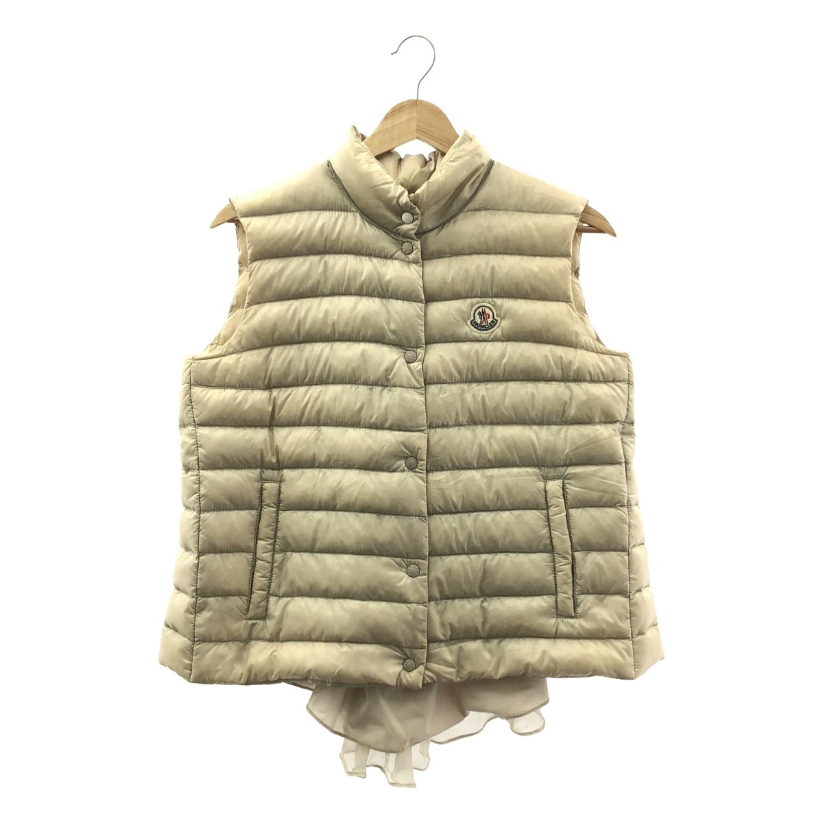 MONCLER | モンクレール | × sacai | サカイ SHOKO | バックフリル ドッキング ワッペンロゴ ダウンベスト | 1 | ベージュ系 | レディース