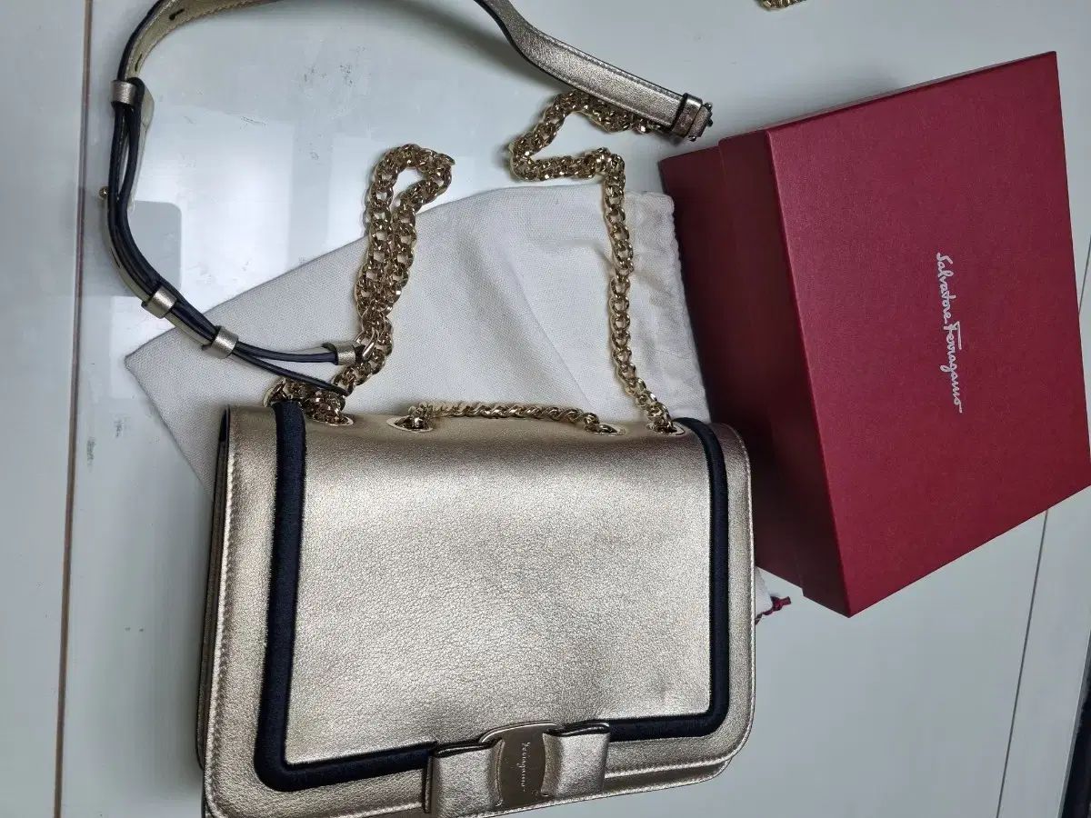 チェーンバッグ