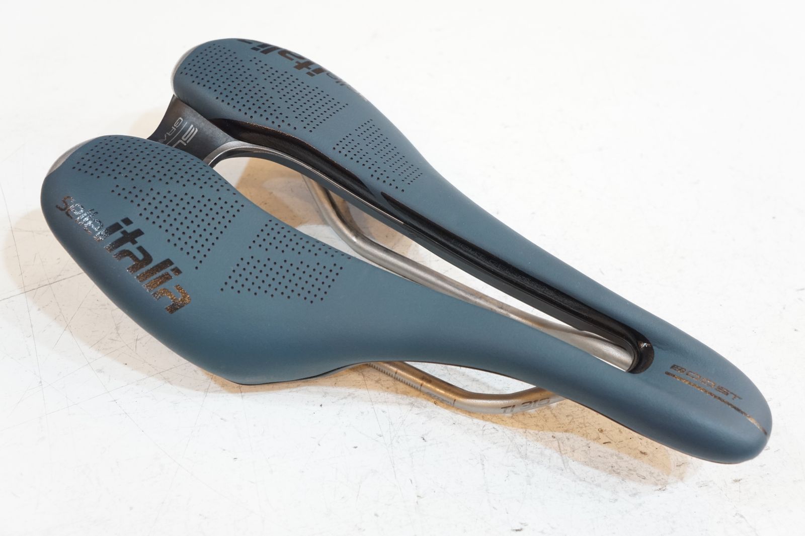 SELLE ITALIA セラ イタリア BOOST SLR GRAVEL サドル バイチャリ浦和ベース